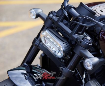 SHOWA 43mm inverted cartridge forks.