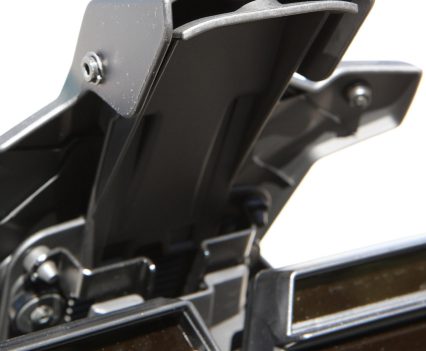 One-hand windscreen height adjustment.