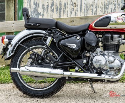 The positioning of the seat and footpegs is half cruiser half commuter..