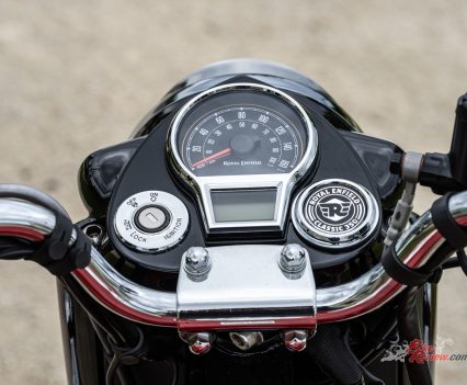 Simple analogue dial with small LCD screen.