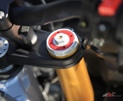 Sachs forks are plush but still support sporty riding. I really liked them, even the softness, as they made the ride less tiring.