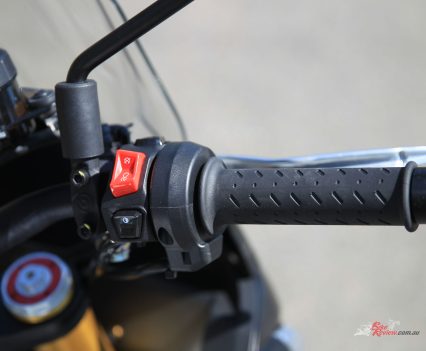 Simple throttle side.