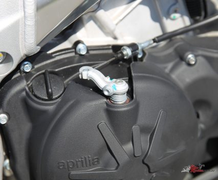BikeReview-Aprilia-Tuono-V4-1100-Details-22