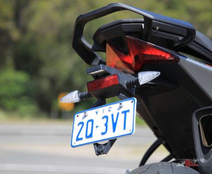 BikeReview-Aprilia-Tuono-V4-1100-Details-24