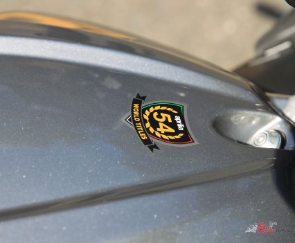 BikeReview-Aprilia-Tuono-V4-1100-Details-31