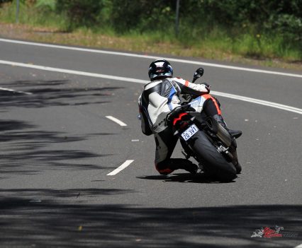 BikeReview-Aprilia-Tuono-V4-1100-Jeff12