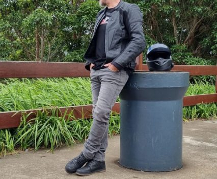 The Argon Descent is a casual enough looking to leave on when out and about using the bike.