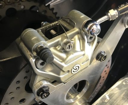 Everyone who took the FZR for a spin said the braking power was off the charts!