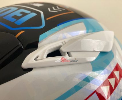 The top vents are large and work well...