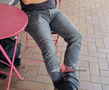 Si hiding his face incase the cops see this post.