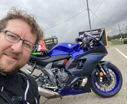 All smiles. That's what the YZF-R7 did. It's the ultimate four-stroke middleweight street sportsbike...