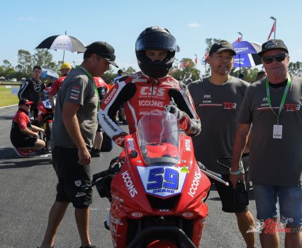 Tom Edwards, Olly Simpson and Tom Drane completed the front row for the Supersport 600 class.