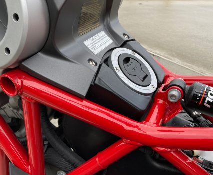 The fuel filler cap is down near your shins and easy enough to get to. Fuel capacity is 9L and economy is good at around 20km/L during my test (fairly new engine)