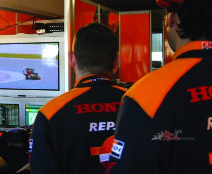 All eyes turned to the monitor and Erv Kanemoto was at the front, joined by team manager Tanaka-San.