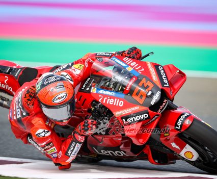 Bagnaia arrives having joined the exclusive club of three wins in a row, Quartararo from his own serious statement in Spielberg.