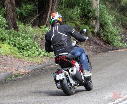 Experienced motorcyclists will appreciate the performance level of the Dragster chassis.