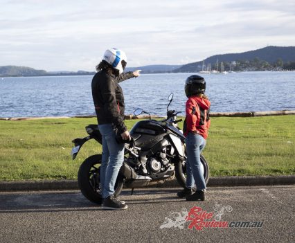 The Tracer Air 2 is Rjays textile equivalent to a daily ‘all-rounder’ jacket. It boats a Polyester 600D outer-shell and numerous K-492 Mesh panels to keep the breeze flowing