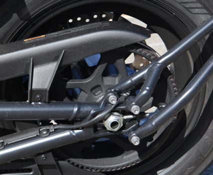 The cast alloy flat 10-spoke wheels look great.