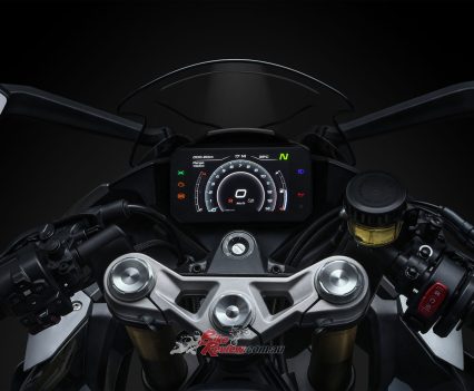 Five inch, full-colour TFT dash.