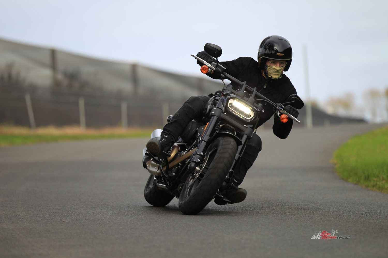 A relaxed riding position means you're left feeling comfortable but with the 'pegs placed a bit further back from the traditional cruiser style, you feel like you have a bit more control.