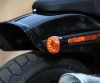 Minimalistic tail section.