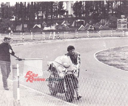 Ruiz burned out the clutch at the start and had to push the bike more than 4km to get back to the pits.