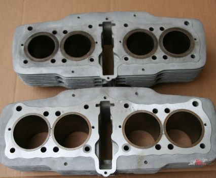 950SS vs CB750 cylinders and pistons.