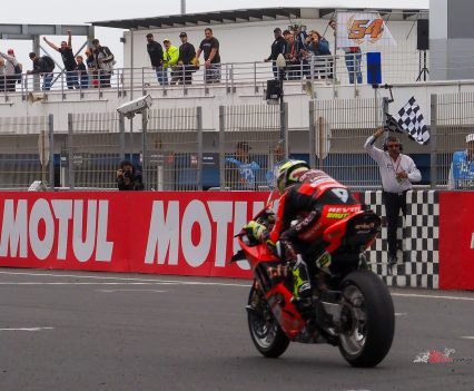 The MOTUL FIM Superbike World Championship descended on the Circuito Estoril and it was a thriller in Portugal as Alvaro Bautista claimed a stunning victory...