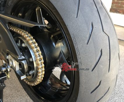 Easy and safe scrub-in with the Pirelli Diablo Rosso IV.