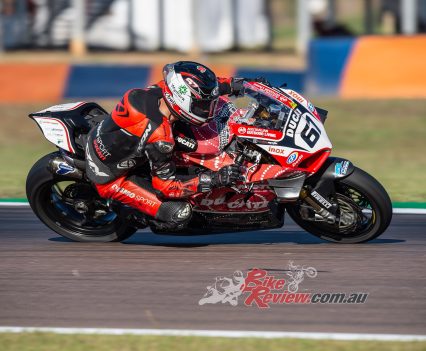 Maxwell and Staring set the early pace.