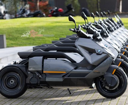 Bikereview-2022-BMW-CE-04-3 copy