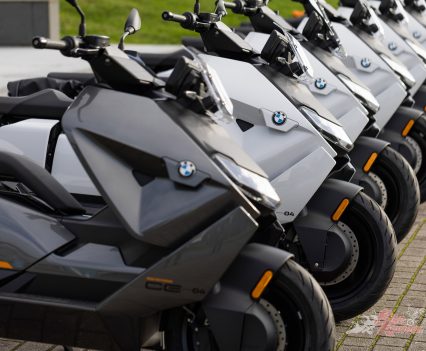 The CE looks like an 80s interpretation of what the 2000s would look like.