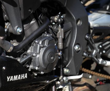 Quick-shifter as standard on both the MT-10 and MT-10SP.