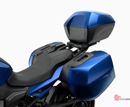 2023 BMW F 900 XR Racing blue metallic