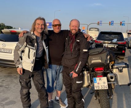 Help getting over the border to Ukraine