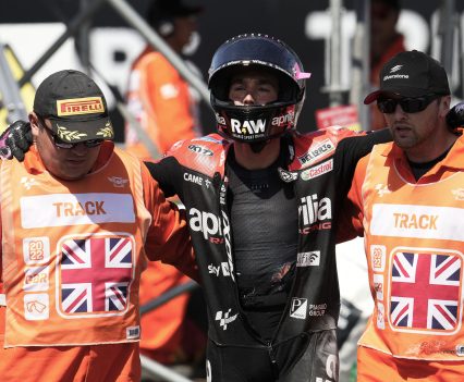 Following medical checks carried out at the Dexeus Hospital in Barcelona, Aleix Espargaró has been diagnosed with a heel fracture in his right foot.