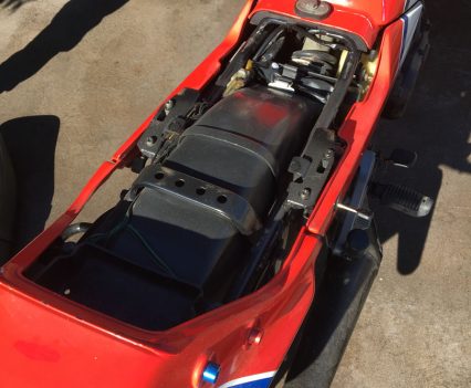 Plenty of storage under the seat, 6V battery system, foam oil airfilter, large airbox.