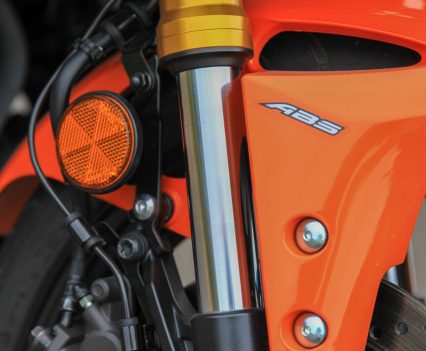 37mm KYB USD forks, 129.5mm travel.