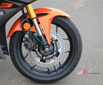 Single 298mm floating rotor, two-piston caliper