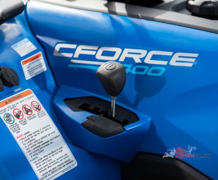 Simple gear shift similar to an automatic car.