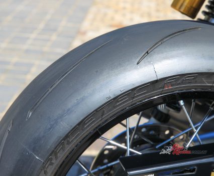 Metzeler Racetec RR 160/60 ZR17.