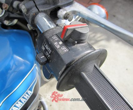 Original throttle grip from 1976.