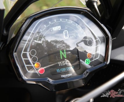 Simple TFT dash with digital tacho.