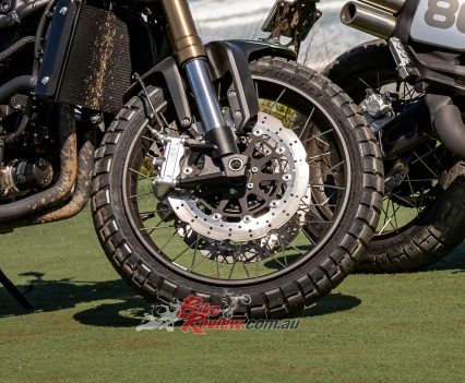 Double semi floating disc 320mm with four piston caliper.