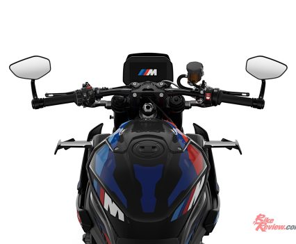 M brakes with radial hand brake pump and lightweight forged aluminium wheels for optimum riding dynamics.