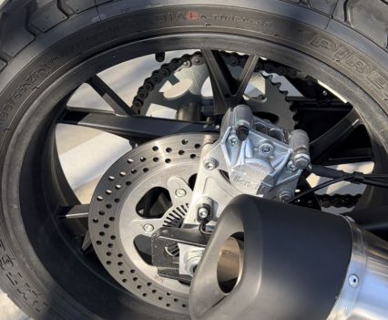 Single disc 260mm on the rear.