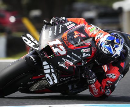 Maverick, extremely fast in FP4, had to battle with an even clearer drop in grip at the rear which, in fact, brought any ambitions of a good result to an end early on in the race.