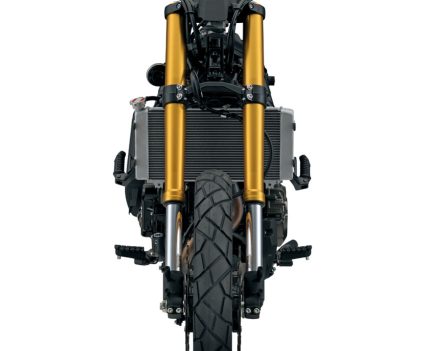 Adjustable front SHOWA suspension.