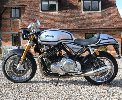 2023 Norton Commando 961 CR.