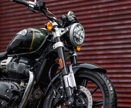 SHOWA inverted forks.